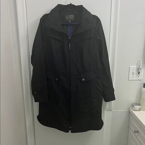 💙 Cole Haan Black Trench Coat | Chic • Modern • Travel-Ready ✨